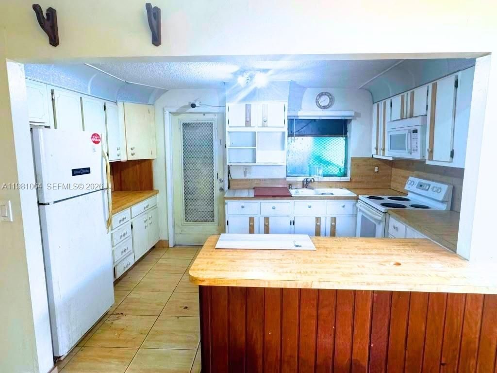 3250 NW 14th Ter, Miami, FL 33125 Photo