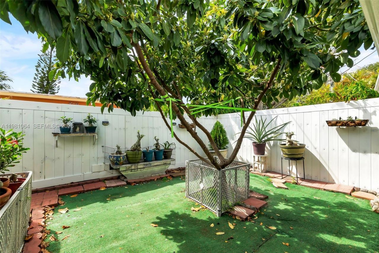 3250 NW 14th Ter , Miami, FL 33125 Photo