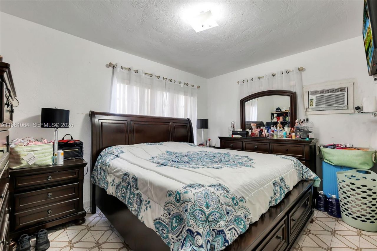 3250 NW 14th Ter , Miami, FL 33125 Photo