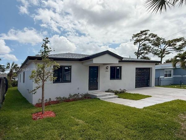 2810 NW 9th Ct, Fort Lauderdale, FL 33311