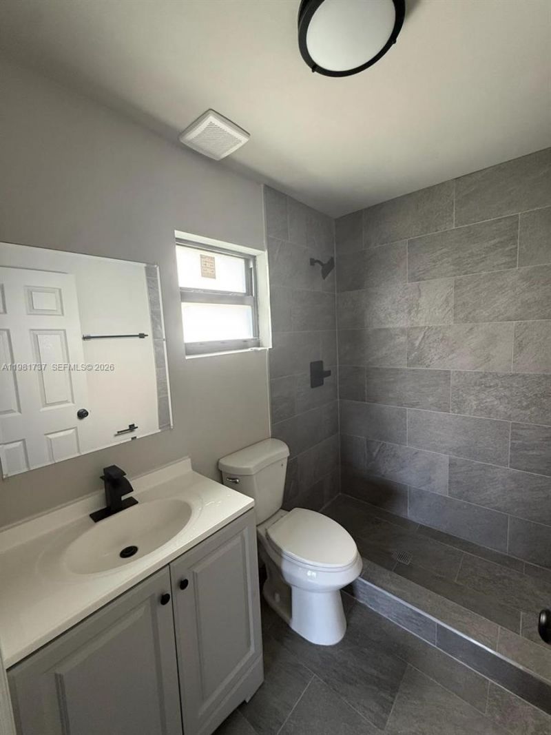 2810 NW 9th Ct, Fort Lauderdale, FL 33311 Photo