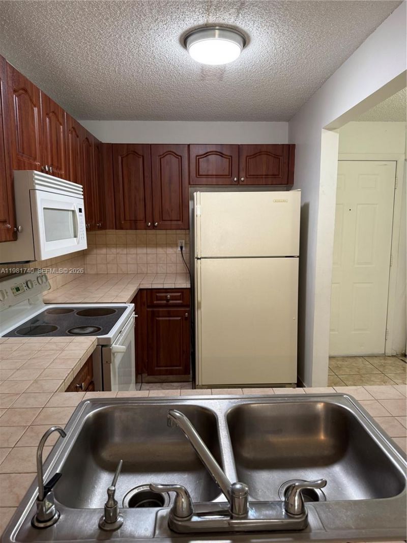 8851 NW 119th St , Unit 2213-2, Hialeah Gardens, FL 33018 Photo