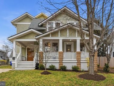 1805 N CALVERT STREET, ARLINGTON, VA 22201