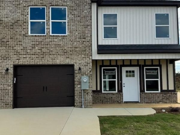 262 Beau Claire Circle, Byron, GA 31008