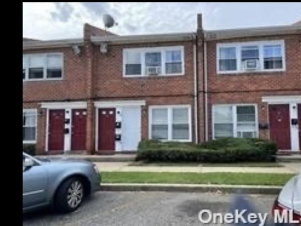 680 Evelyn Avenue , East Meadow, NY 11554