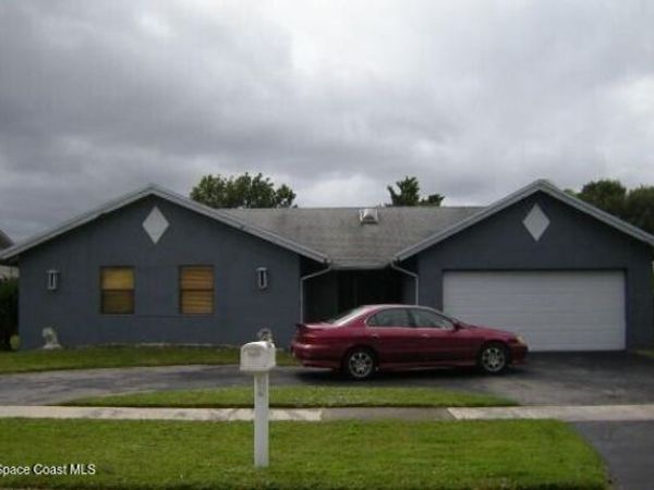 8250 NW 52nd Street , Lauderhill, FL 33351