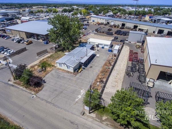 511 N 39th St, Nampa, ID 83687