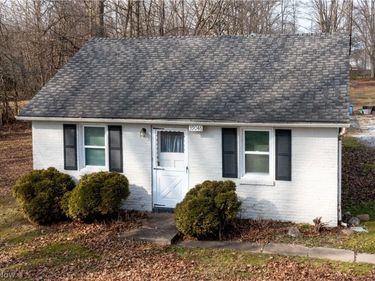 39046 E River Road, Elyria, OH 44035