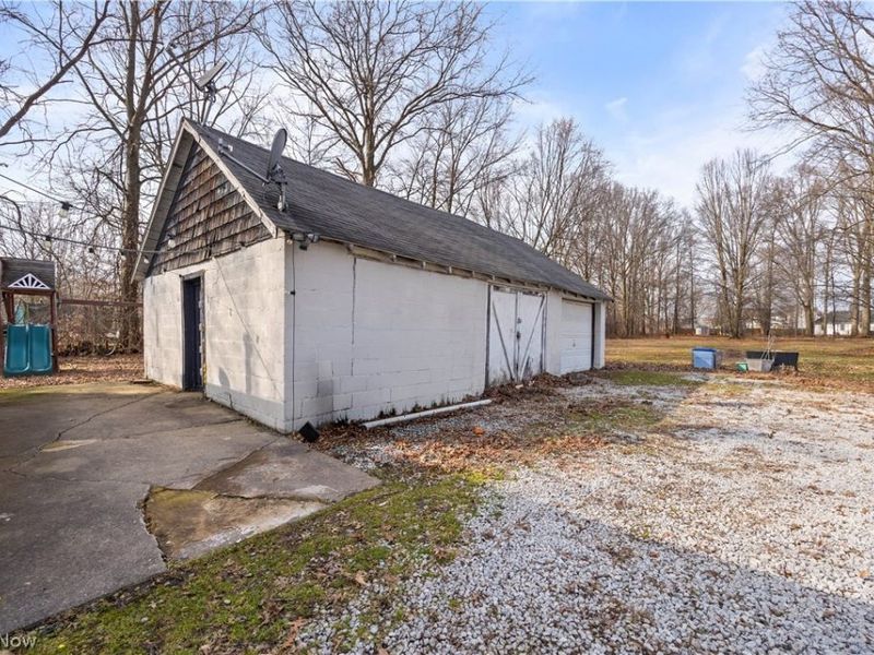 39046 E River Road, Elyria, OH 44035 Photo 28