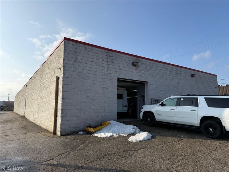 4633 Northfield Road , North Randall, OH 44128 Photo 3