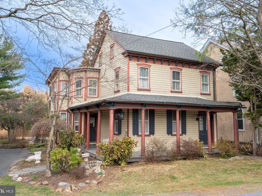 975 Gravel Pike, Palm, PA 18070 Main Photo