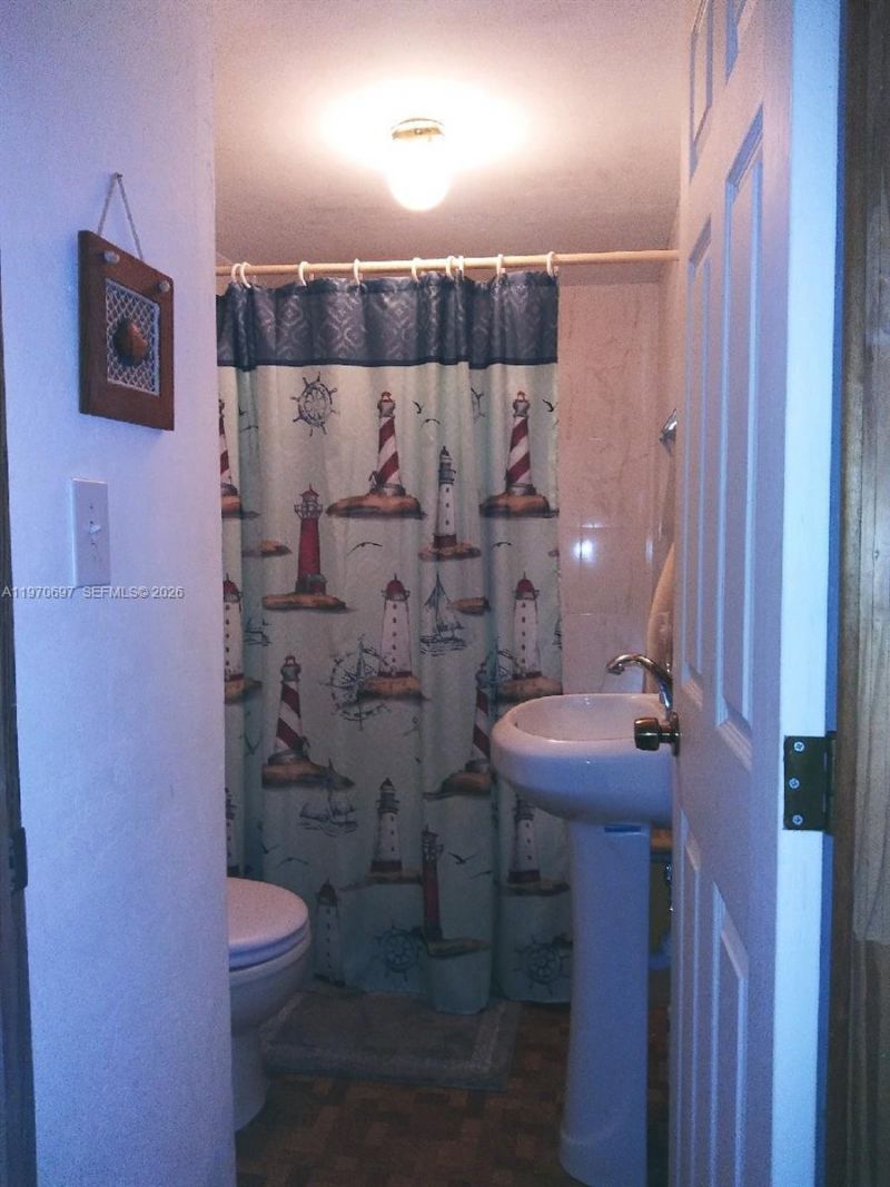 261 Burgundy Dr , Tavernier, FL 33070 Photo