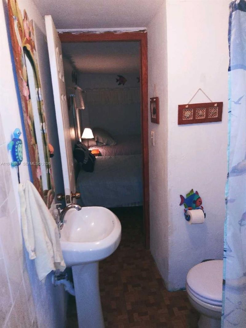 261 Burgundy Dr , Tavernier, FL 33070 Photo