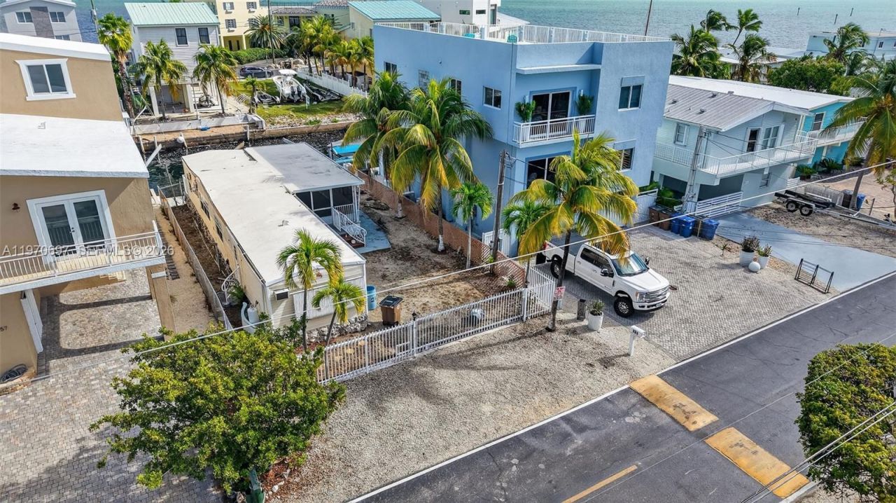 261 Burgundy Dr , Tavernier, FL 33070 Photo