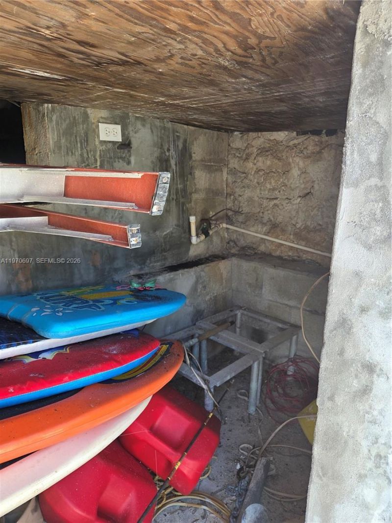 261 Burgundy Dr , Tavernier, FL 33070 Photo