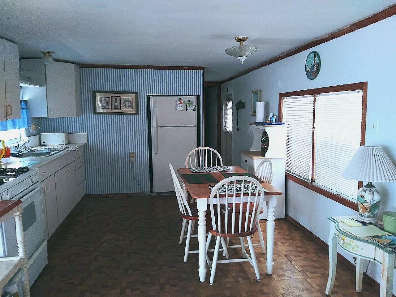 261 Burgundy Dr , Tavernier, FL 33070 Photo