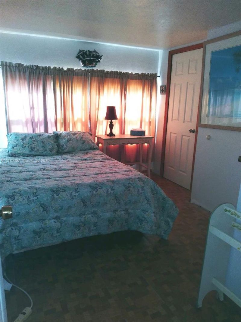 261 Burgundy Dr , Tavernier, FL 33070 Photo