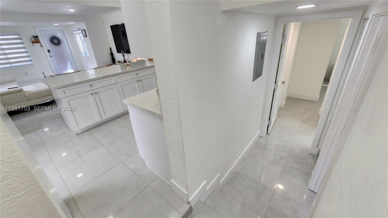 734 W 32nd St , Unit 734, Hialeah, FL 33012 Photo