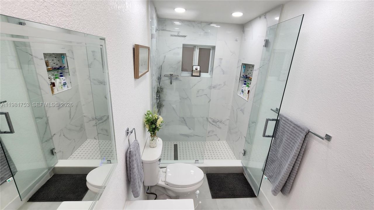 734 W 32nd St , Unit 734, Hialeah, FL 33012 Photo