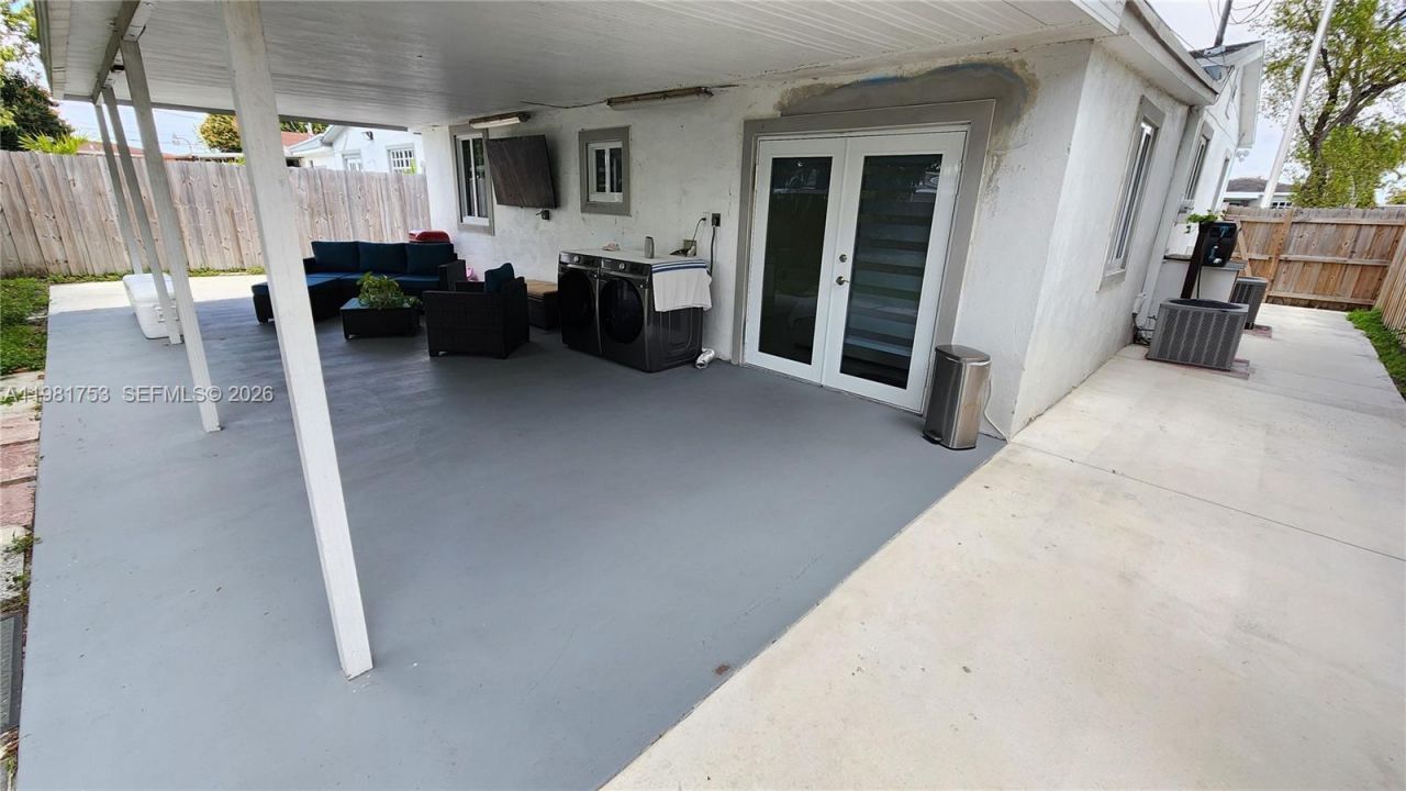 734 W 32nd St , Unit 734, Hialeah, FL 33012 Photo