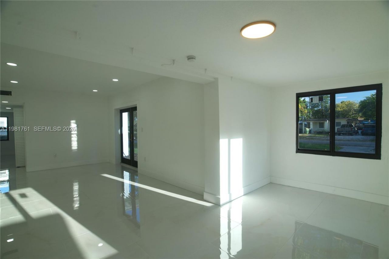 315 NW 127th St , North Miami, FL 33168 Photo