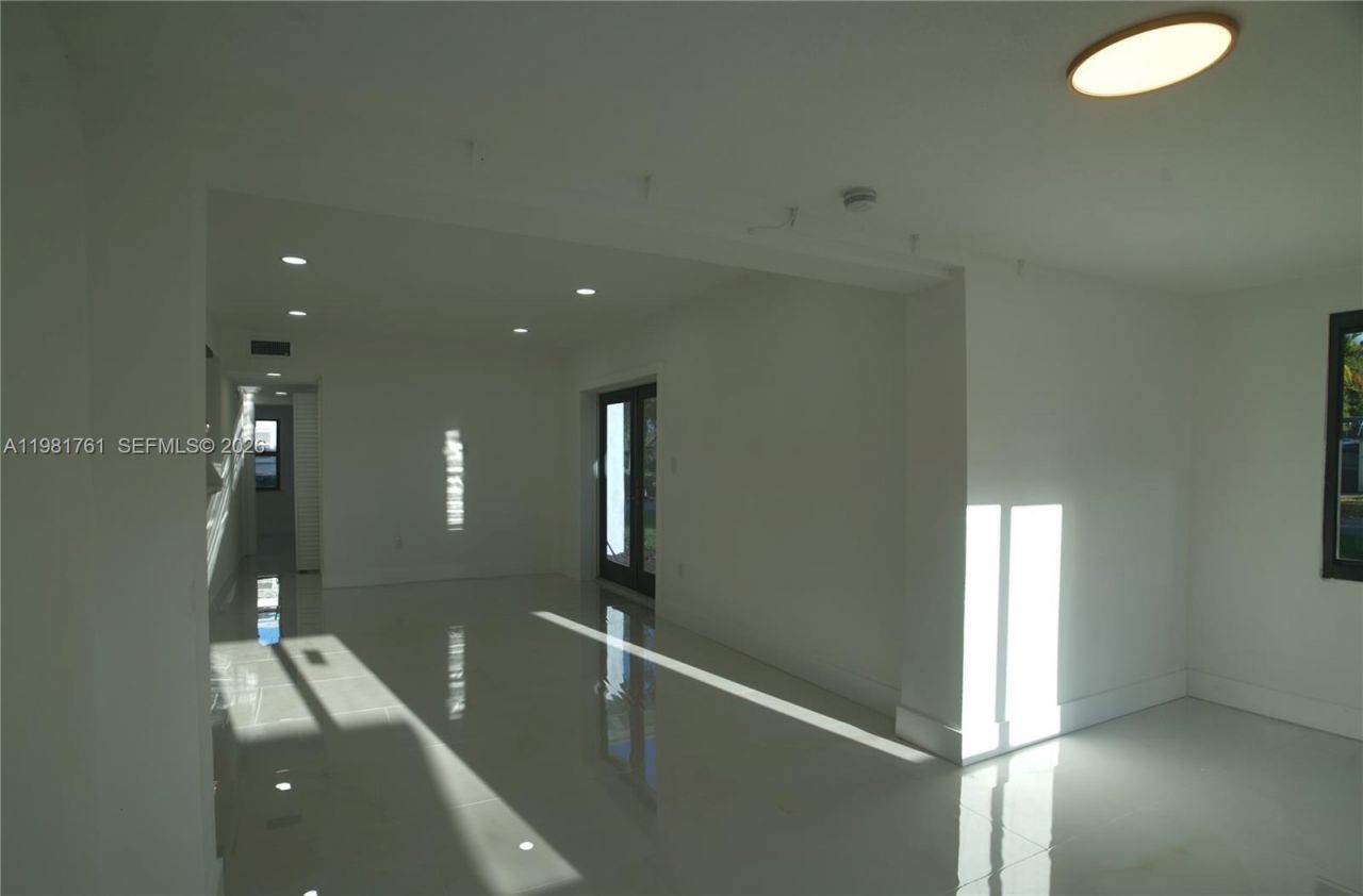 315 NW 127th St, North Miami, FL 33168 Photo