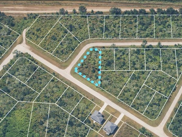 648 GREENBRIAR BOULEVARD , LEHIGH ACRES, FL 33972