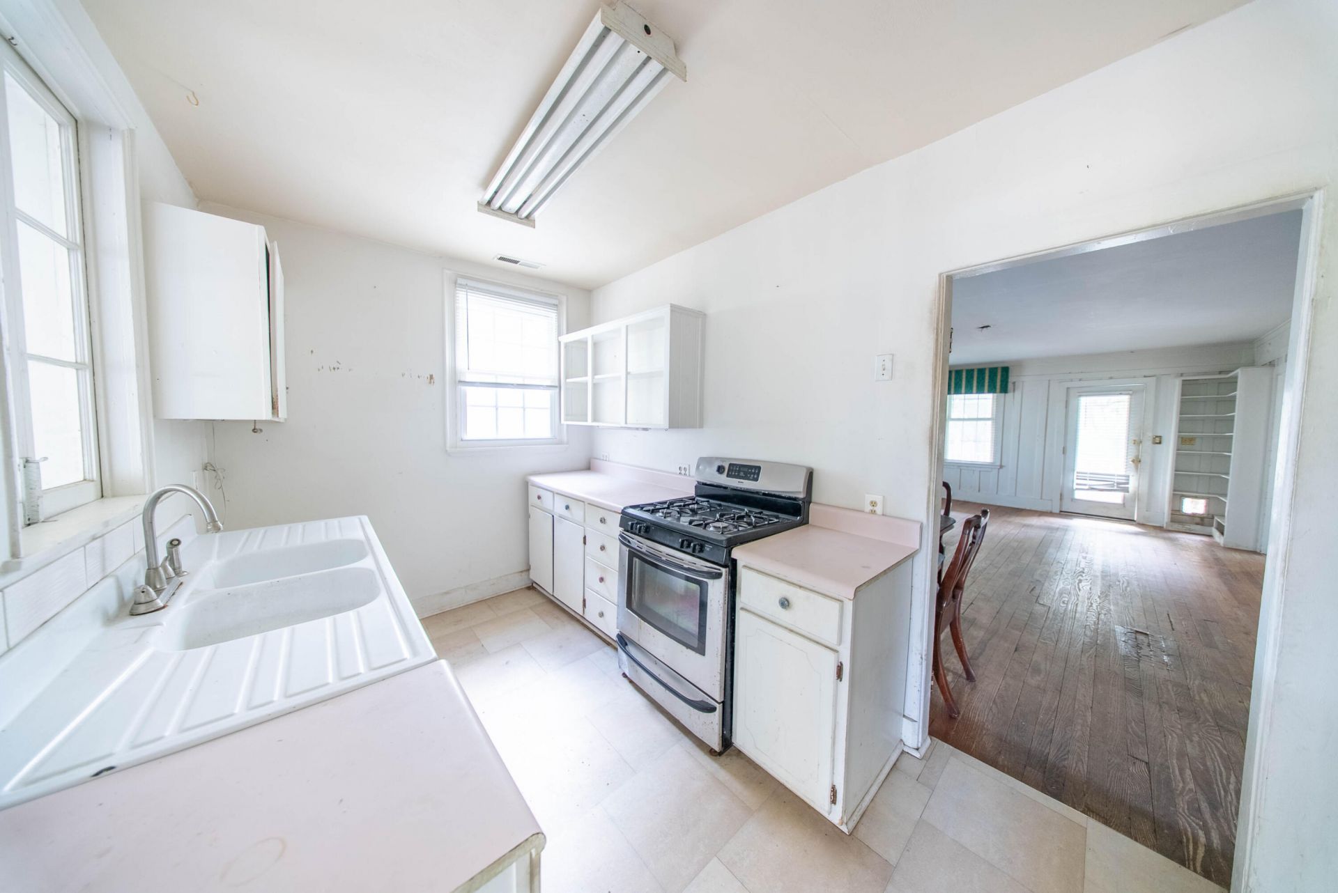 1012 E Ashley Avenue Photo 10