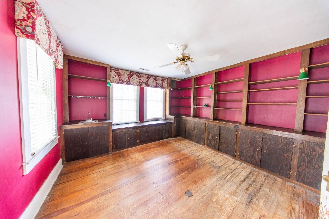 1012 E Ashley Avenue Photo 10