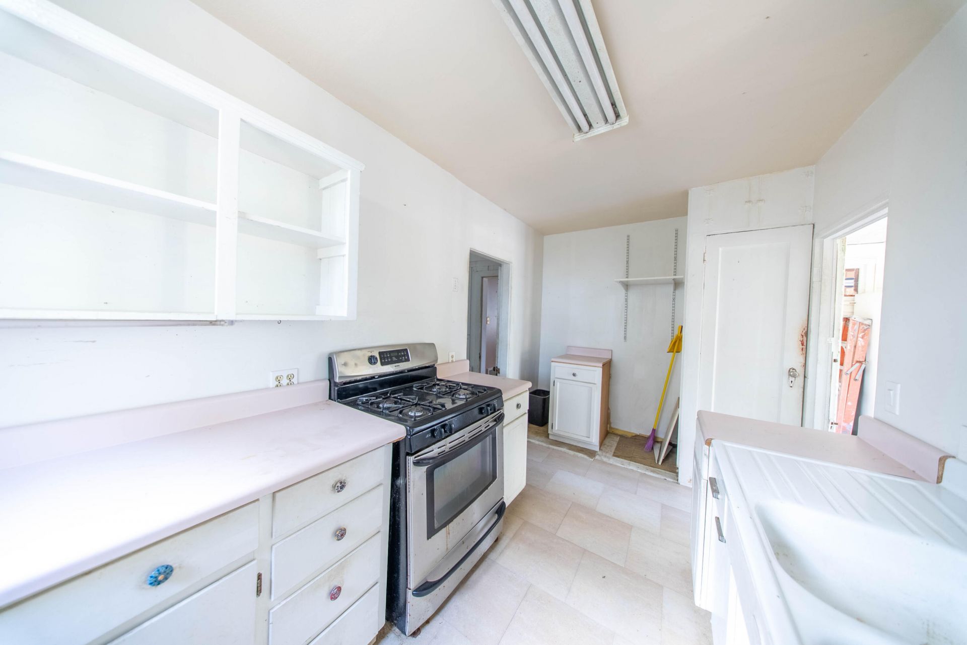 1012 E Ashley Avenue Photo 11