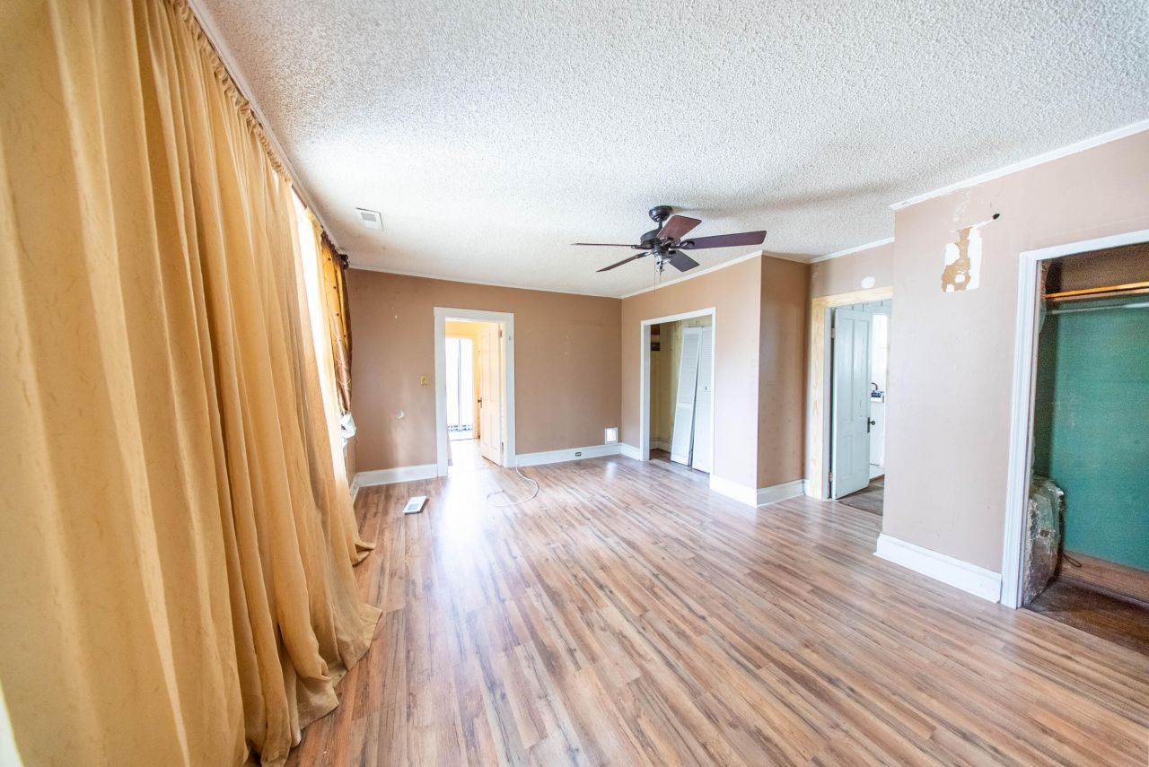 1012 E Ashley Avenue Photo 13