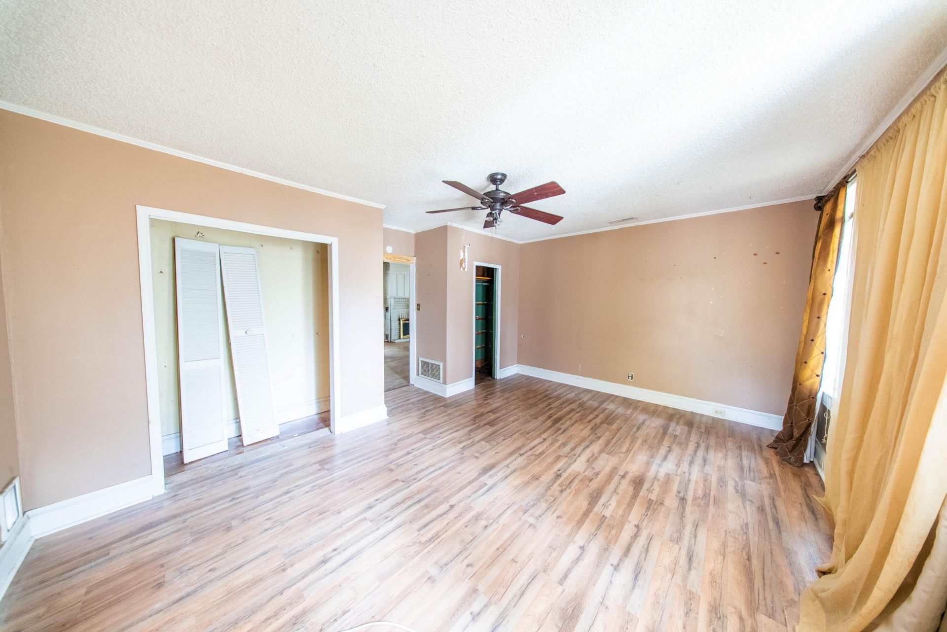 1012 E Ashley Avenue Photo 15
