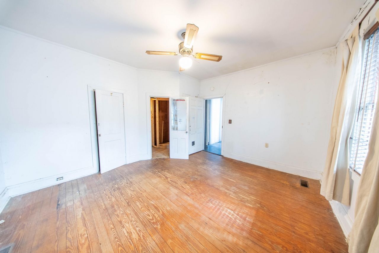 1012 E Ashley Avenue Photo 17