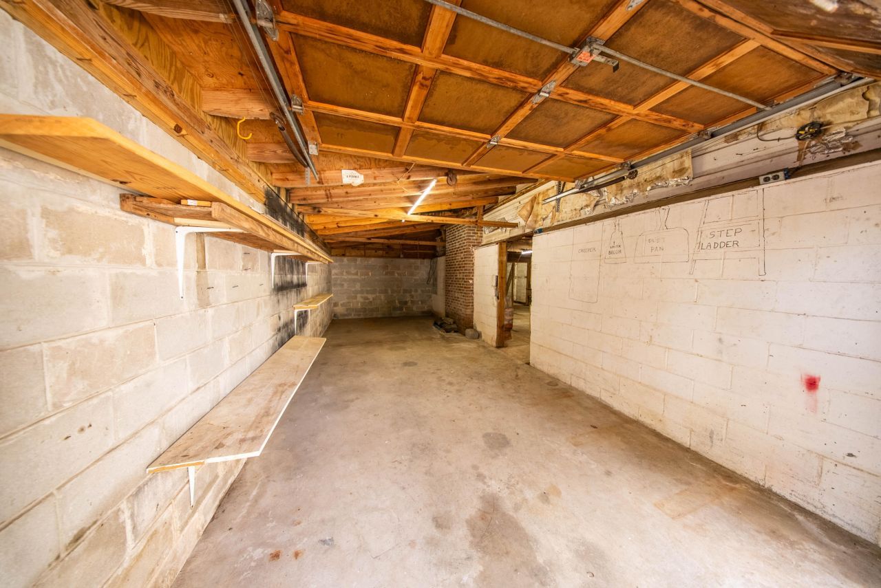 1012 E Ashley Avenue Photo 25