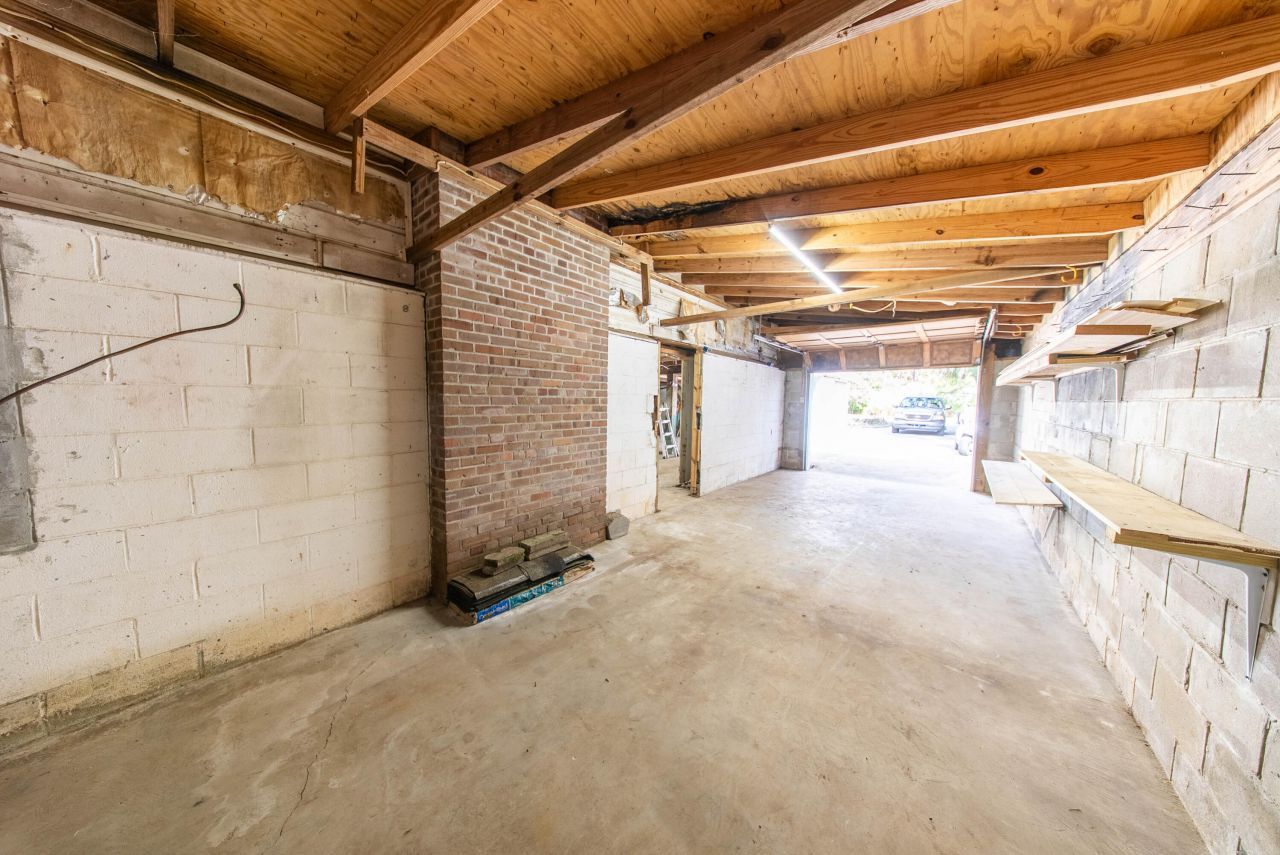 1012 E Ashley Avenue Photo 26