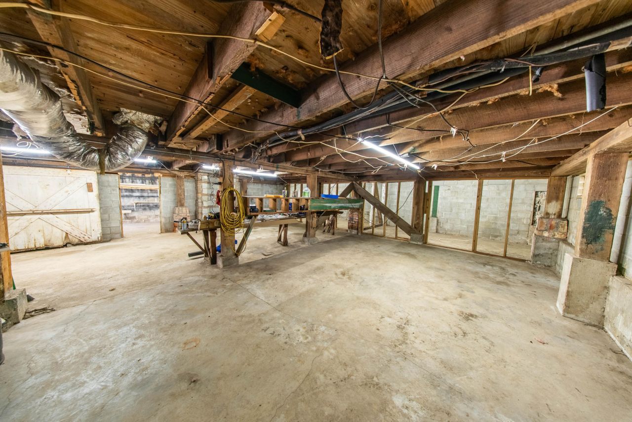 1012 E Ashley Avenue Photo 28