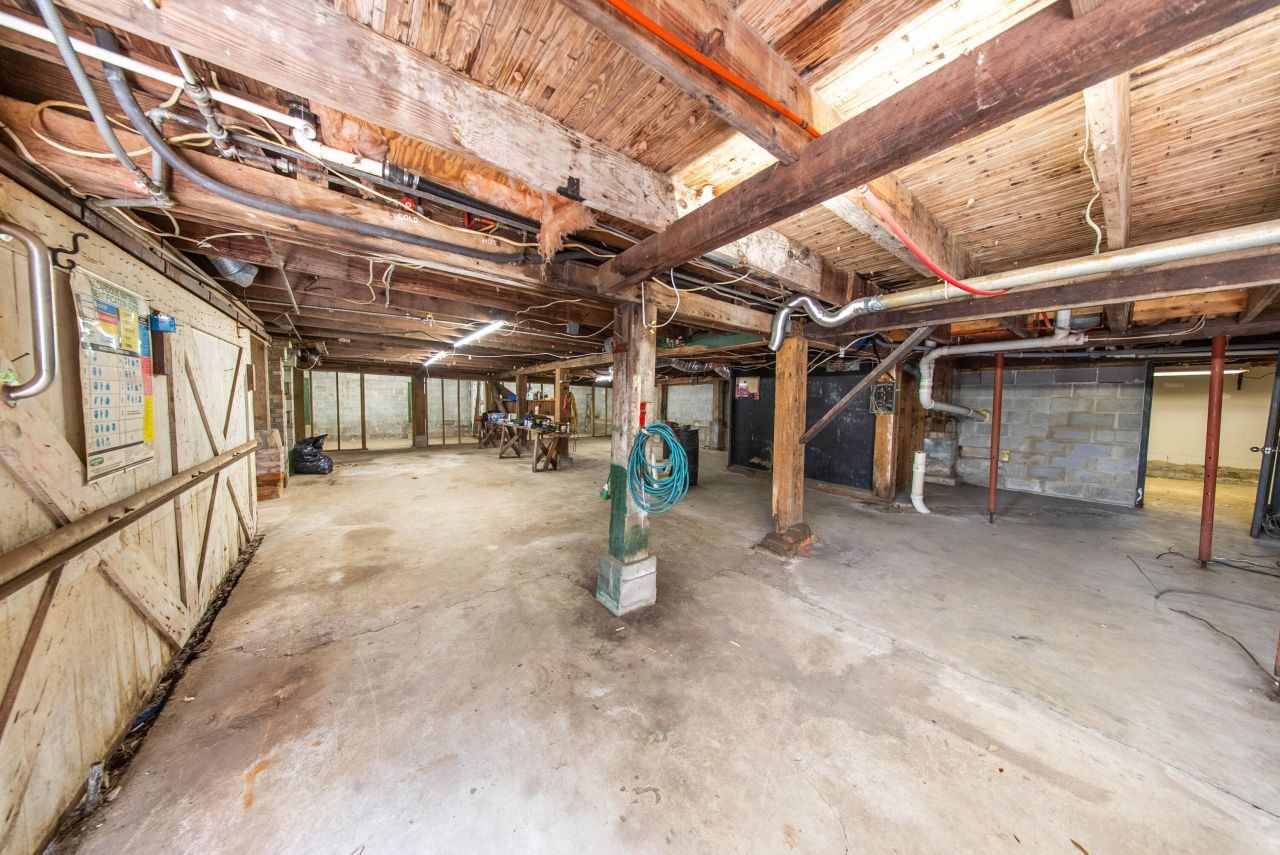 1012 E Ashley Avenue Photo 29