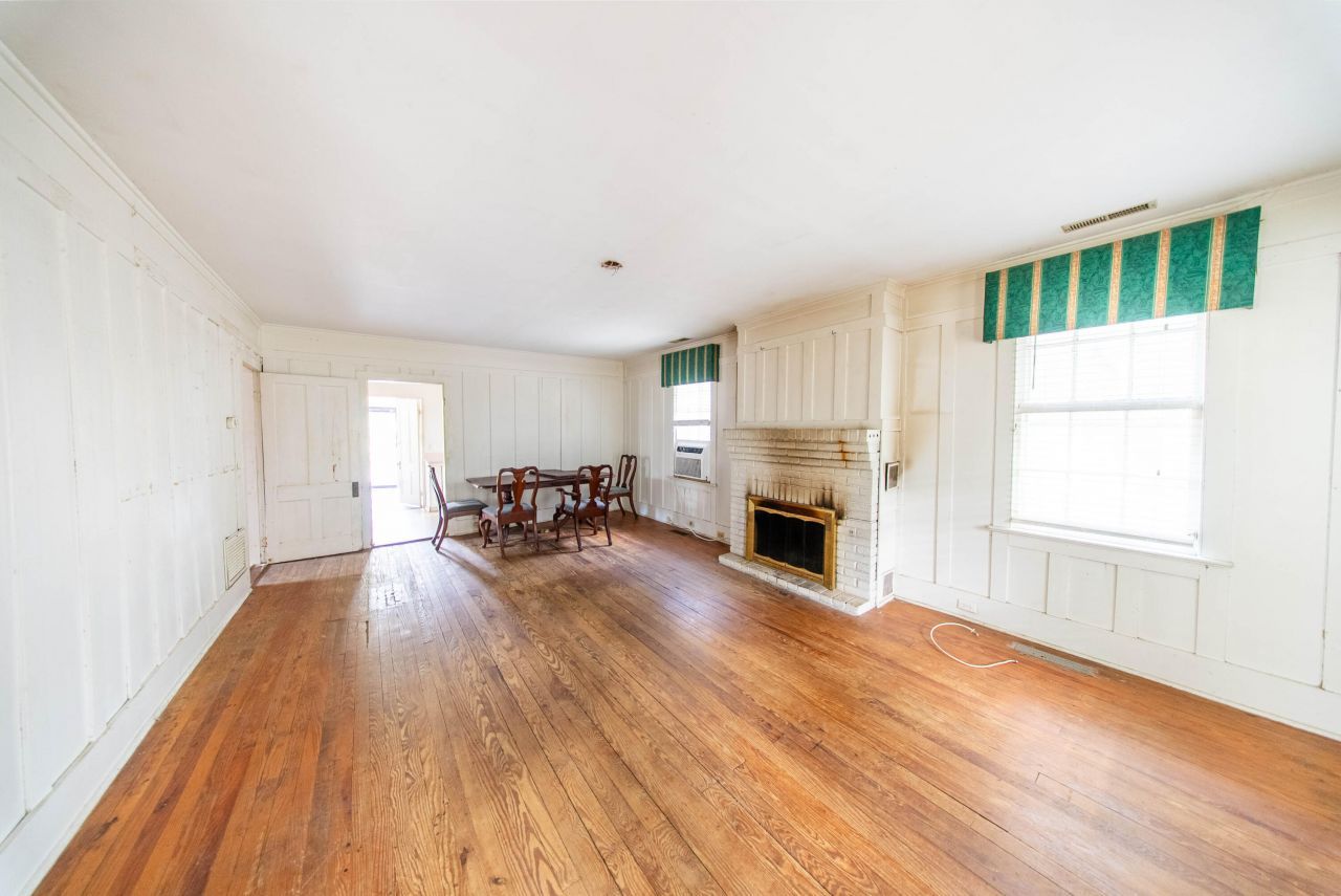 1012 E Ashley Avenue Photo 5