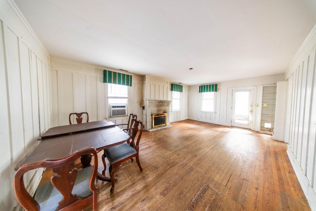 1012 E Ashley Avenue Photo 6