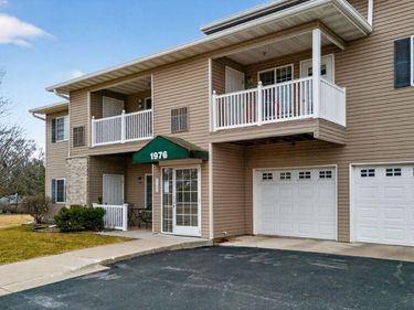 1976 29th Place NW, Unit 104, Rochester, MN 55901