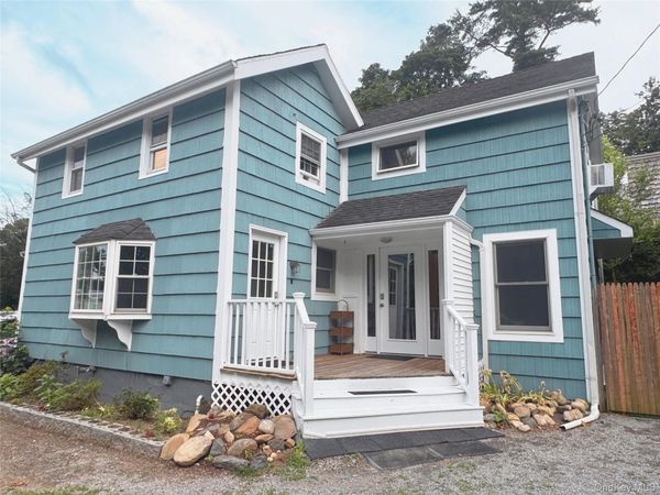 2 Ruth Lane , Glenwood Landing, NY 11547