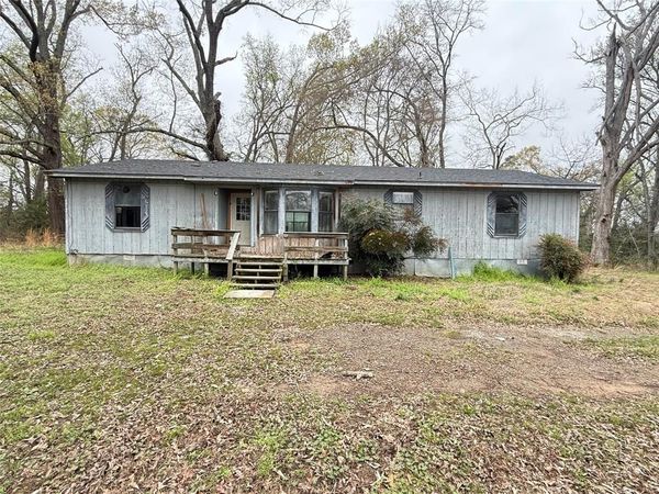 8708 Farm Road 127, Mount Pleasant, TX 75455