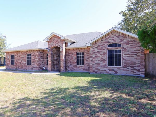 2937 waldron, Corpus Christi, TX 78418