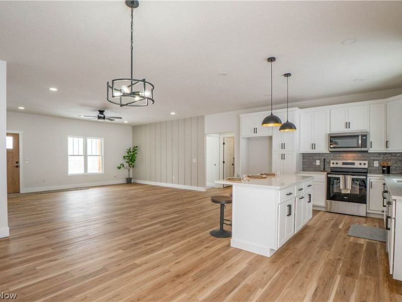 8421 Wadsworth Road, Wadsworth, OH 44281 Photo 13