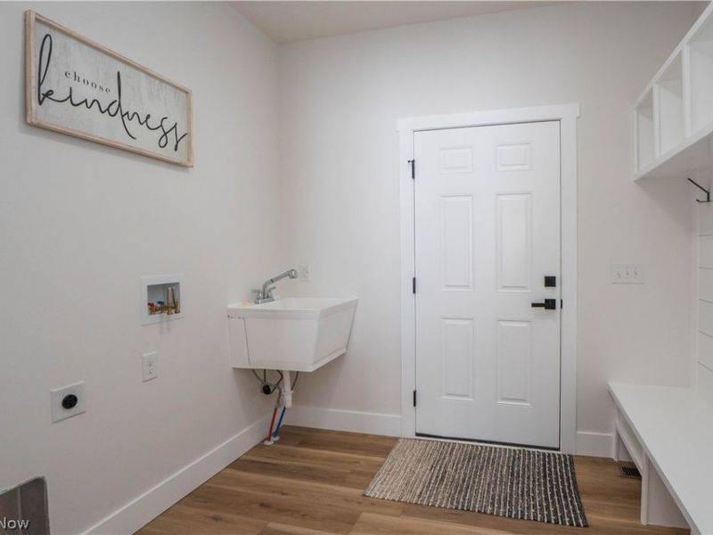 8421 Wadsworth Road, Wadsworth, OH 44281 Photo 24