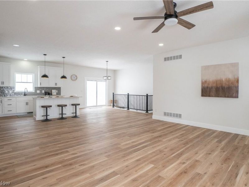 8421 Wadsworth Road, Wadsworth, OH 44281 Photo 5