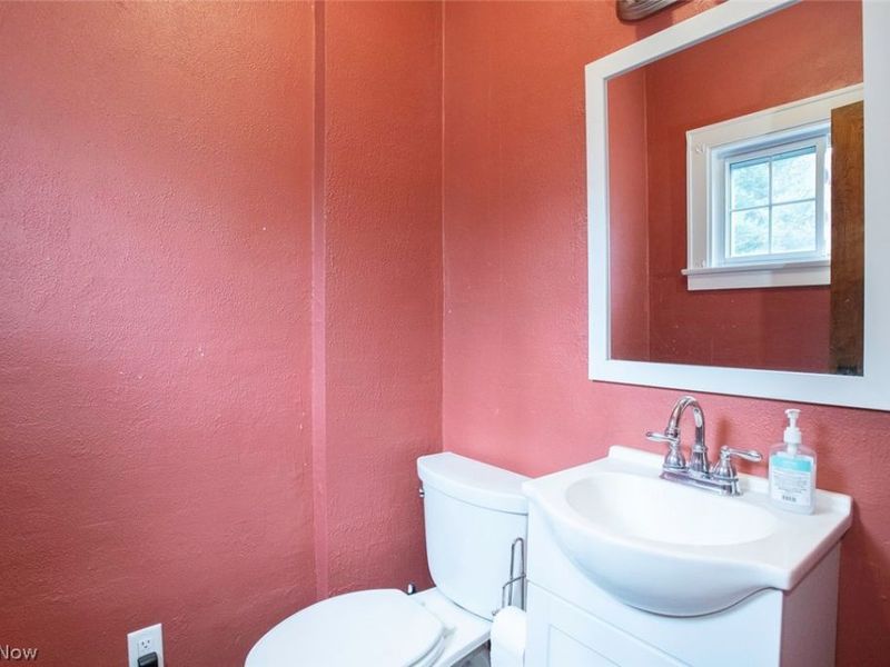 652 Parkway Boulevard, Norton, OH 44203 Photo 20