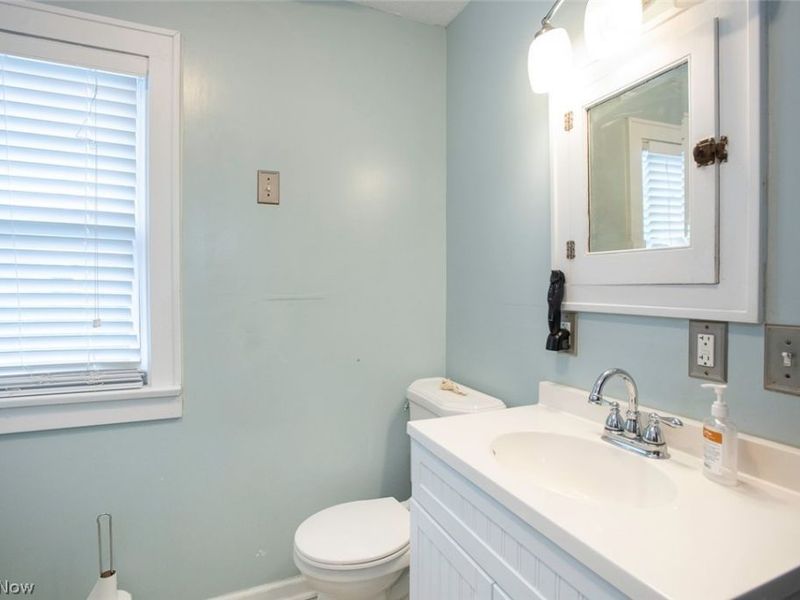 652 Parkway Boulevard, Norton, OH 44203 Photo 26