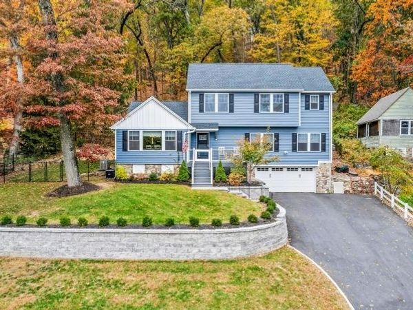 15 Hardman Ter, Denville, NJ 07834