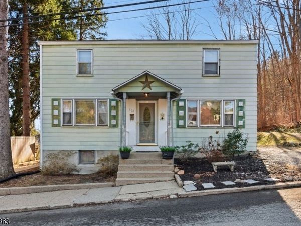 104 Harvey St, Hackettstown, NJ 07840